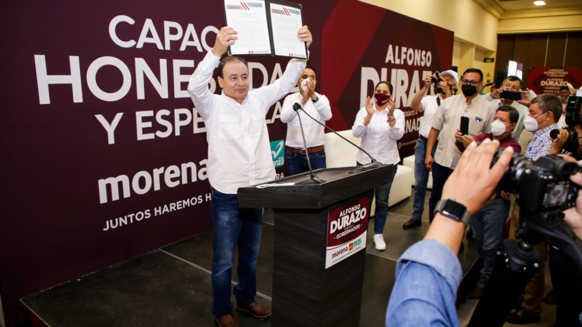 Firma Alfonso Durazo, “Acuerdo por la prosperidad de los trabajadores y la paz laboral”.
