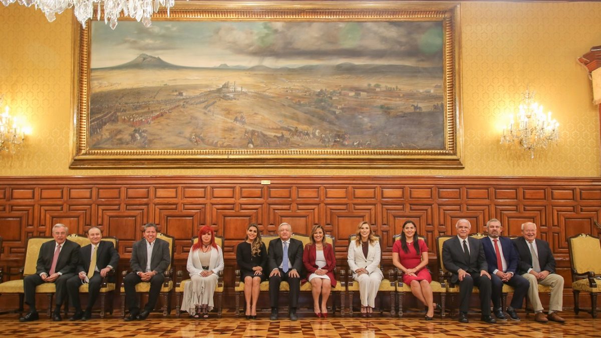 Alfonso Durazo se reúne con el presidente López Obrador y los gobernadores electos de Morena.