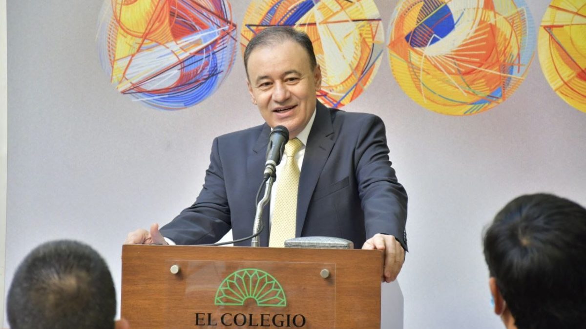 Gobernador Alfonso Durazo celebra 40 aniversario de El Colegio de Sonora