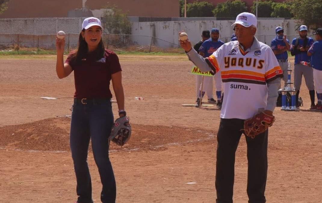 INAUGURA ANABEL ACOSTA LIGA MUNICIPAL DE BÉISBOL CON HOME RUN