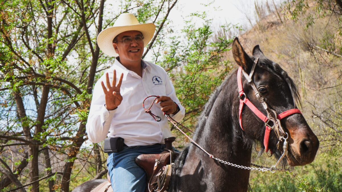 Participa Ramón Flores en “Cabalgata de la Amistad” para llevar el mensaje de Claudia Shienbaum