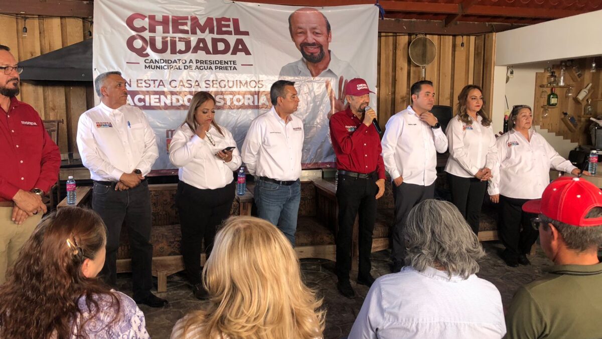 SOSTIENEN CANDIDATOS HERIBERTO AGUILAR Y CHEMEL QUIJADA CON COMERCIANTES Y VENDEDORES AMBULANTES DE AGUA PRIETA