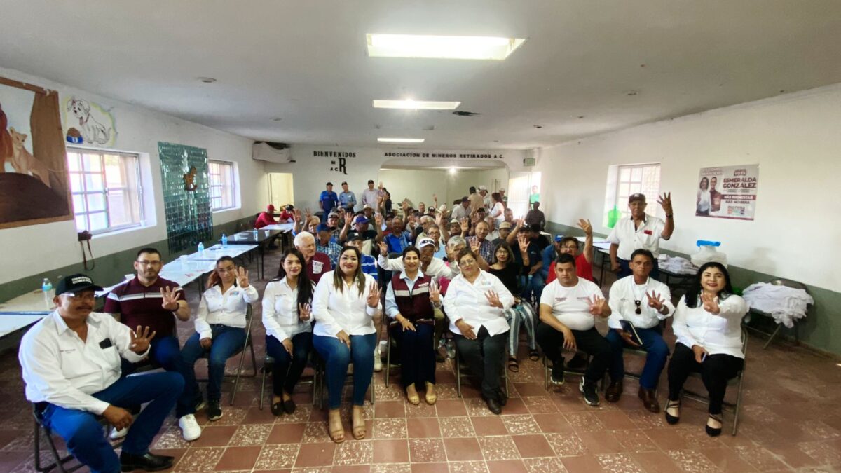 Numeroso grupo de mineros retirados brinda el total apoyo a Esmeralda González para la presidencia municipal