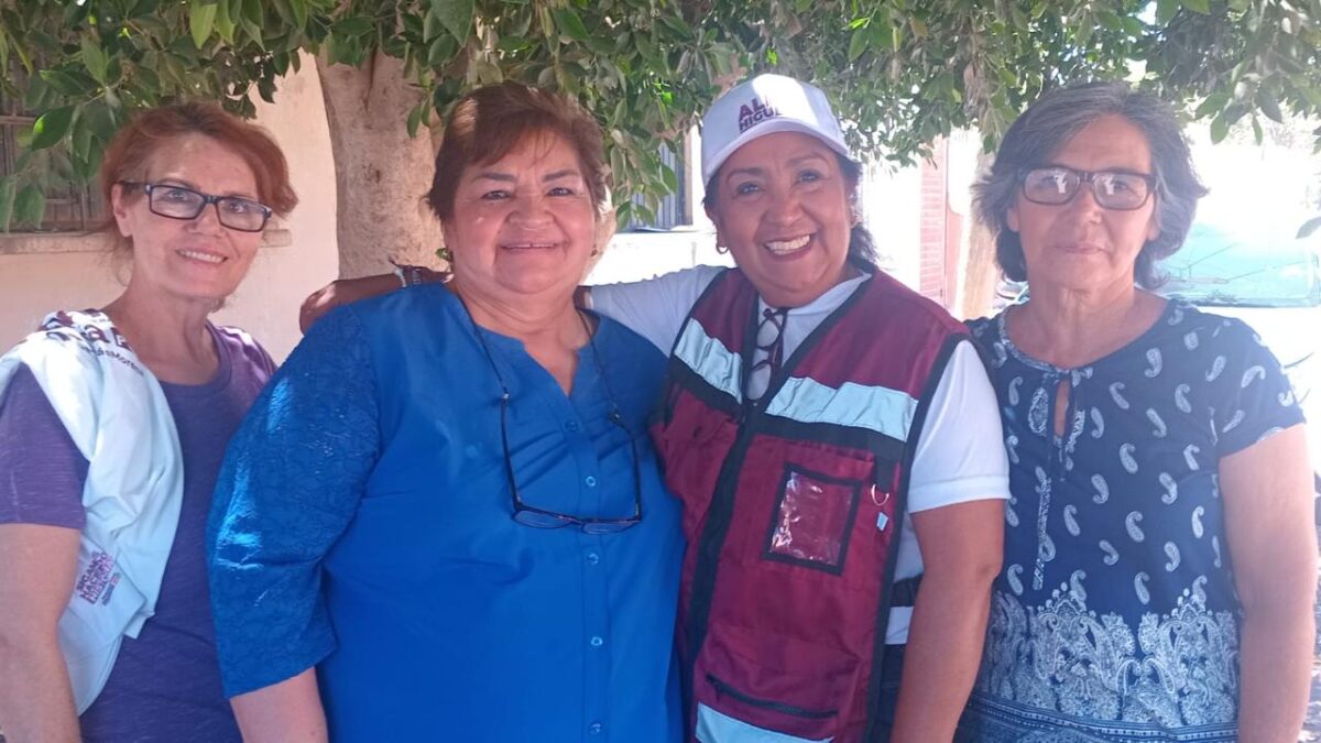 Lleva Alma Higuera el mensaje de la Transformación, casa por casa en la comunidad de San Ignacio Cohuirimpo